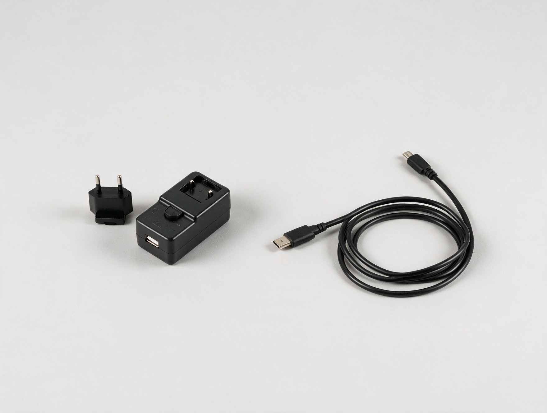 Alimentation secteur et câble USB-A vers USB-C, le point de charge complet du TC22R